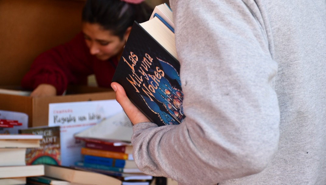 Corte de Apelaciones de La Serena dona libros a jóvenes en proceso de reinserción social